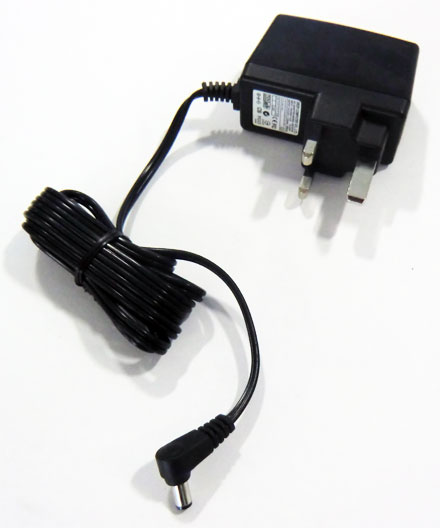 AC/DC power adapter 12V 2A/24W (4.0/1.7mm) [UK]